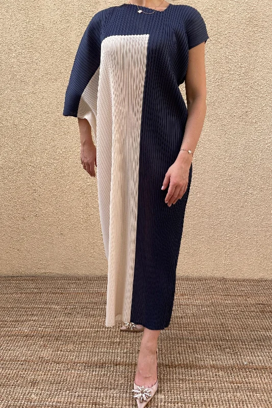 Indigo (03) with Off white (03)