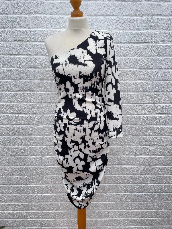 Tai Tai Designer Dress By Katherine Mahony Size 10
