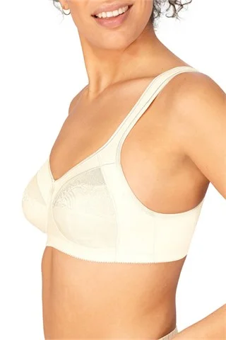 Isadora #44782 Non-wired Bra - Off-White Sleek Sports Bra