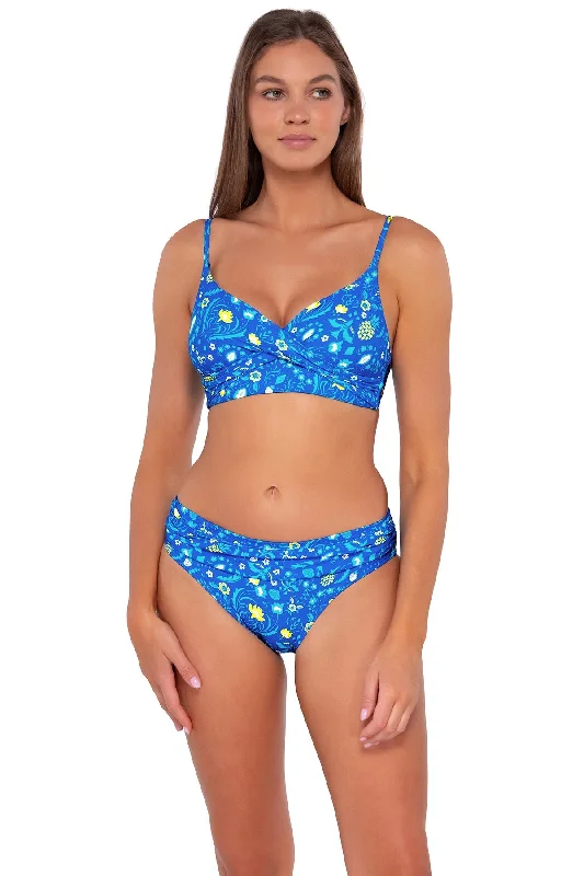 Sunsets Women's Swimwear Pineapple Grove Lyla Bralette Bikini Top Sporty Swimsuit Style Sunsets Women's Swimwear Pineapple Grove Lyla Bralette Bikini Top Sporty Swimsuit Style