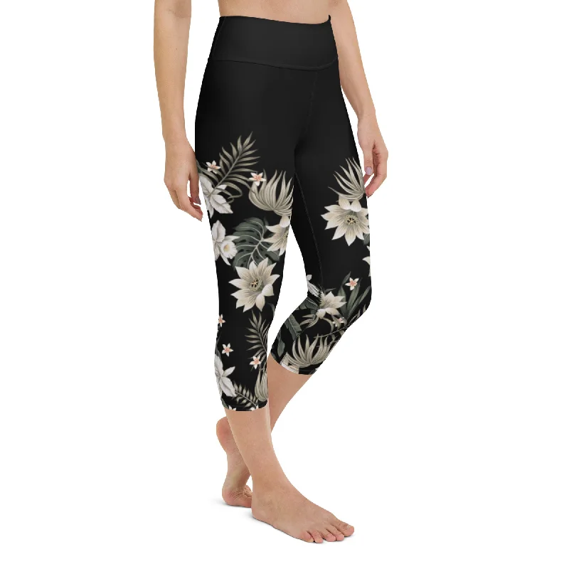 Women's UPF 50 Cropped Swim Pant, Black Hawaiian Lily Swim Capri Leggings Push-Up Swimsuit Top